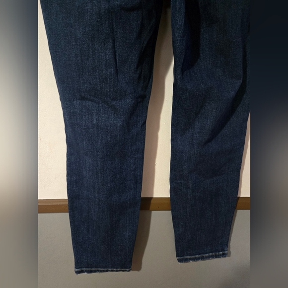 Judy Blue Jeans Women's 15/32 Blue Boyfriend Fit Medium Wash Faded Tapered Denim - Picture 4 of 8